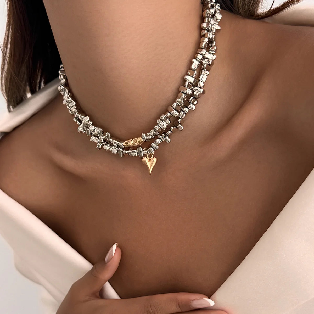 Retro Hjerte Halskæde - Flerlagsperler i Uregelmæssig Stil