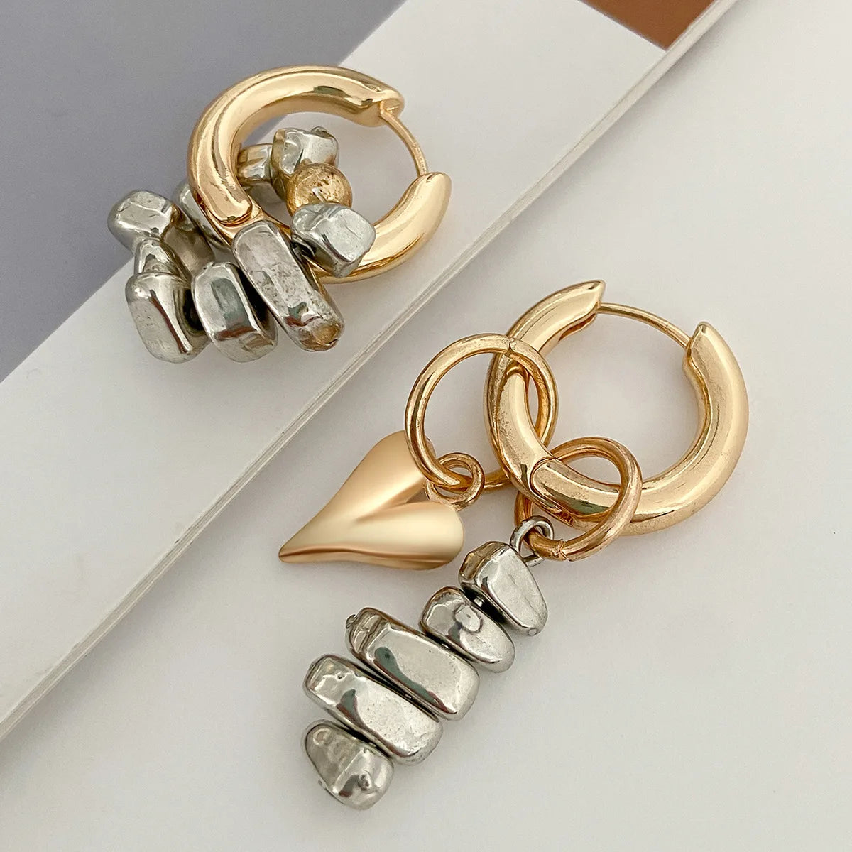 Retro Hjerte Halskæde - Flerlagsperler i Uregelmæssig Stil