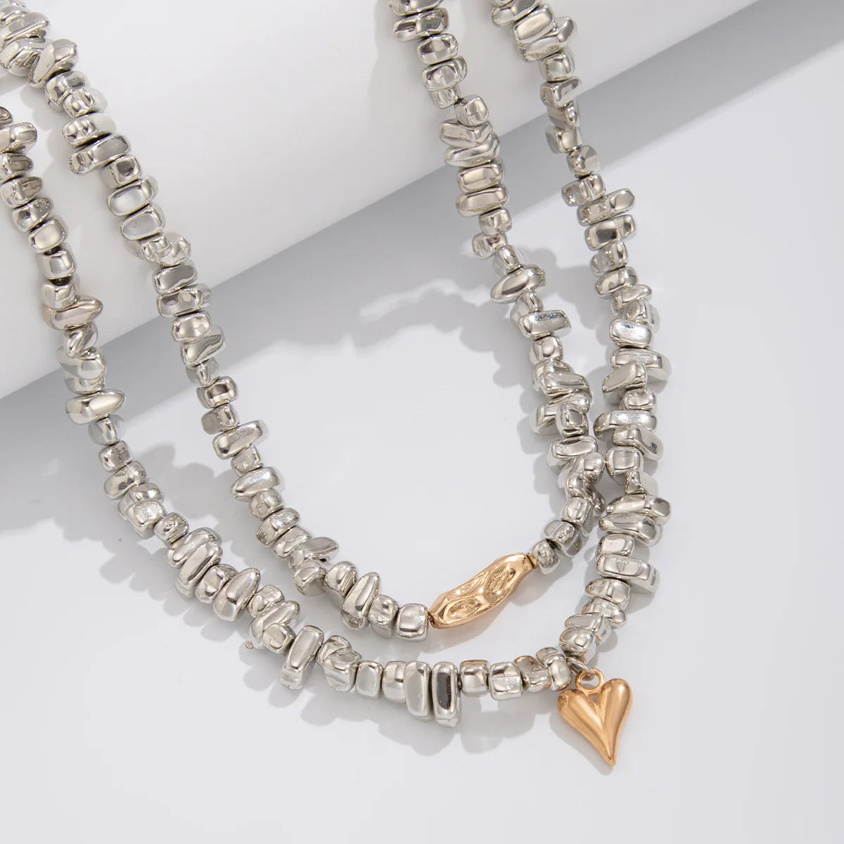 Retro Hjerte Halskæde - Flerlagsperler i Uregelmæssig Stil